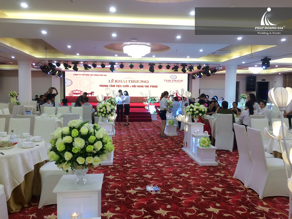 lắp đặt âm thanh ánh sáng nhà hàng