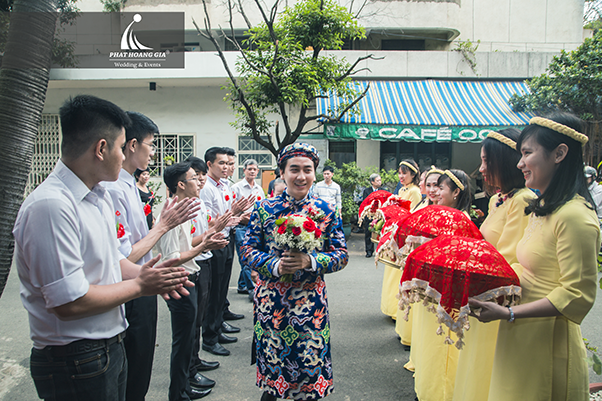 trang trí gia tiên tone đỏ