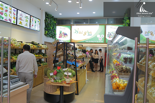 khai trương cửa hàng trái cây 360