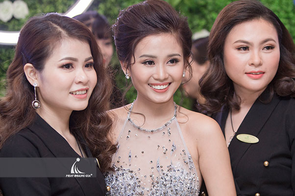 hội thảo công ty mỹ phẩm hoài thương organic 9