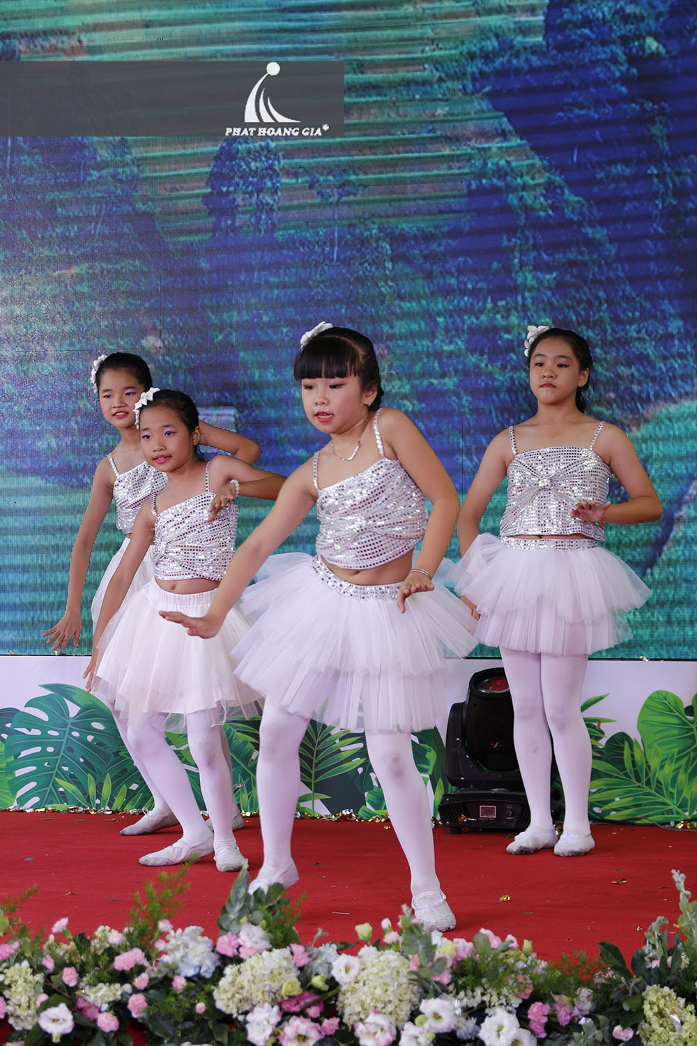 khai trương trung tâm thương mại the oxygen 11