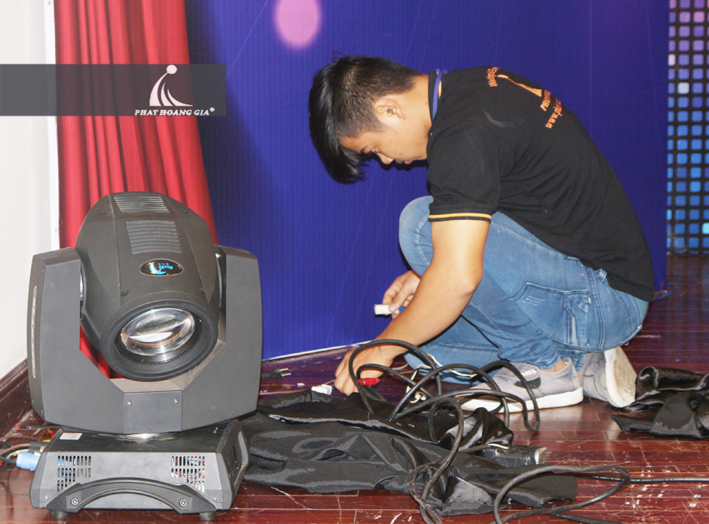 đèn trong tổ chức sự kiện 1