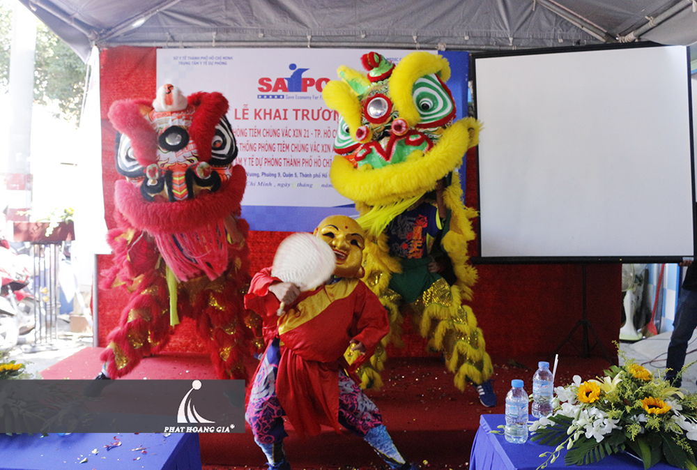 khai trương phòng tiêm chủng safpo 14
