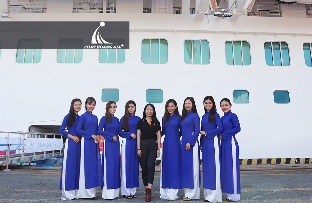 tàu genting dream vào Việt Nam 16