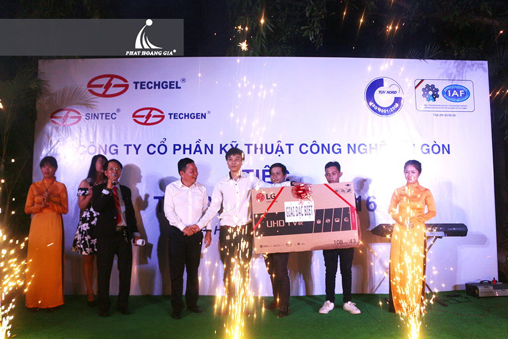 tất niên Công ty Cổ phần Kỹ thuật Công nghệ Sài Gòn