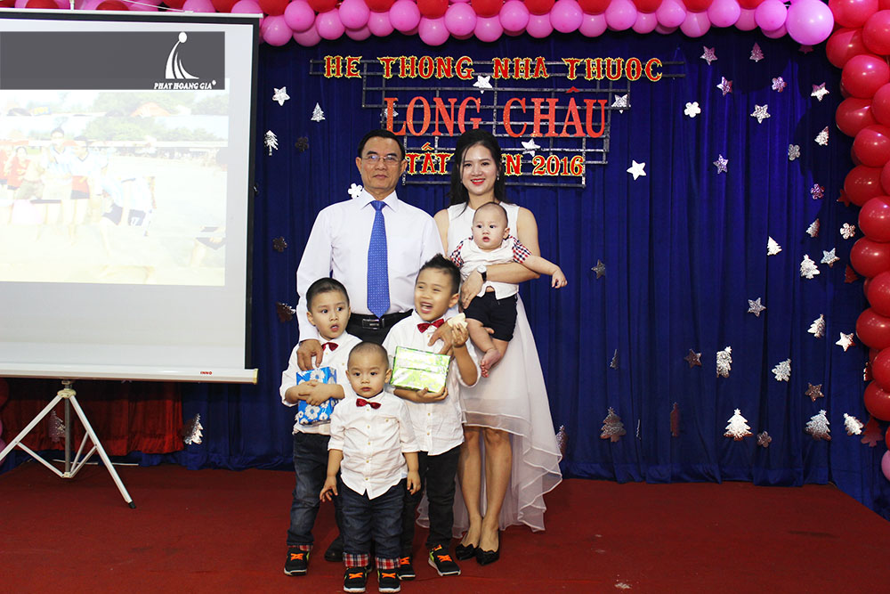 tất niên hệ thống nhà thuốc long châu 4
