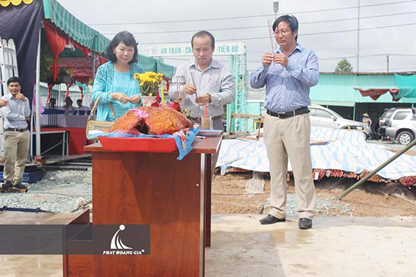 Tổ chức lễ khởi công