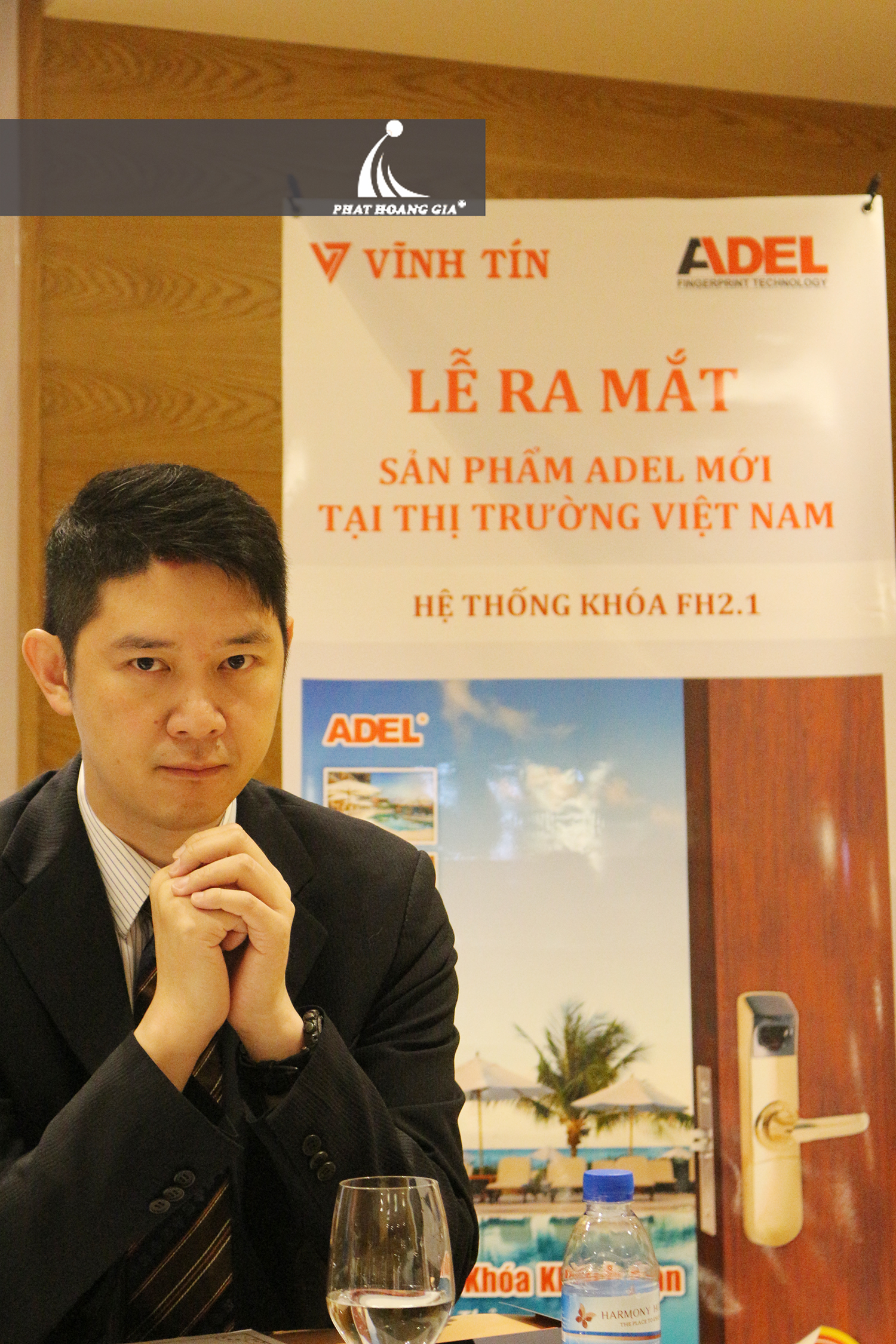 lễ ra mắt sản phầm của Adel 7