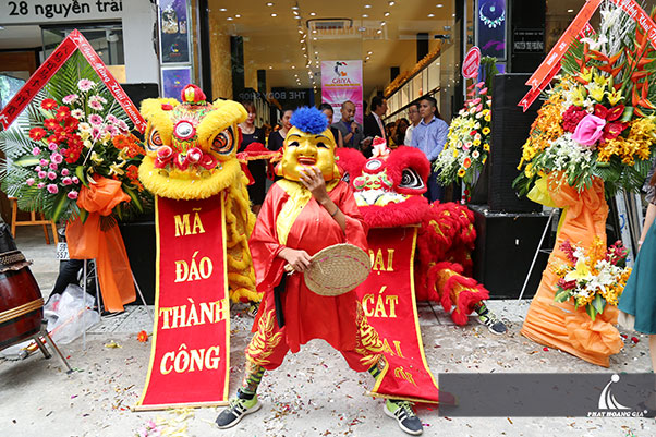 khai trương cửa hàng đá quý thái nhã 15