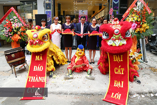 khai trương cửa hàng đá quý thái nhã 17