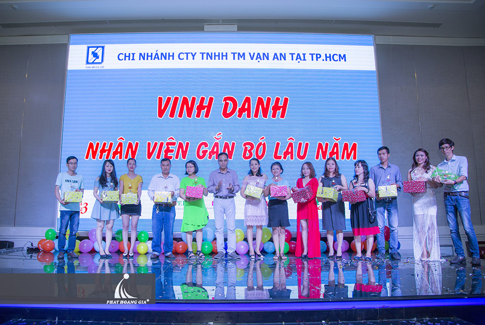 kỷ niệm thành lập công ty vạn an 10