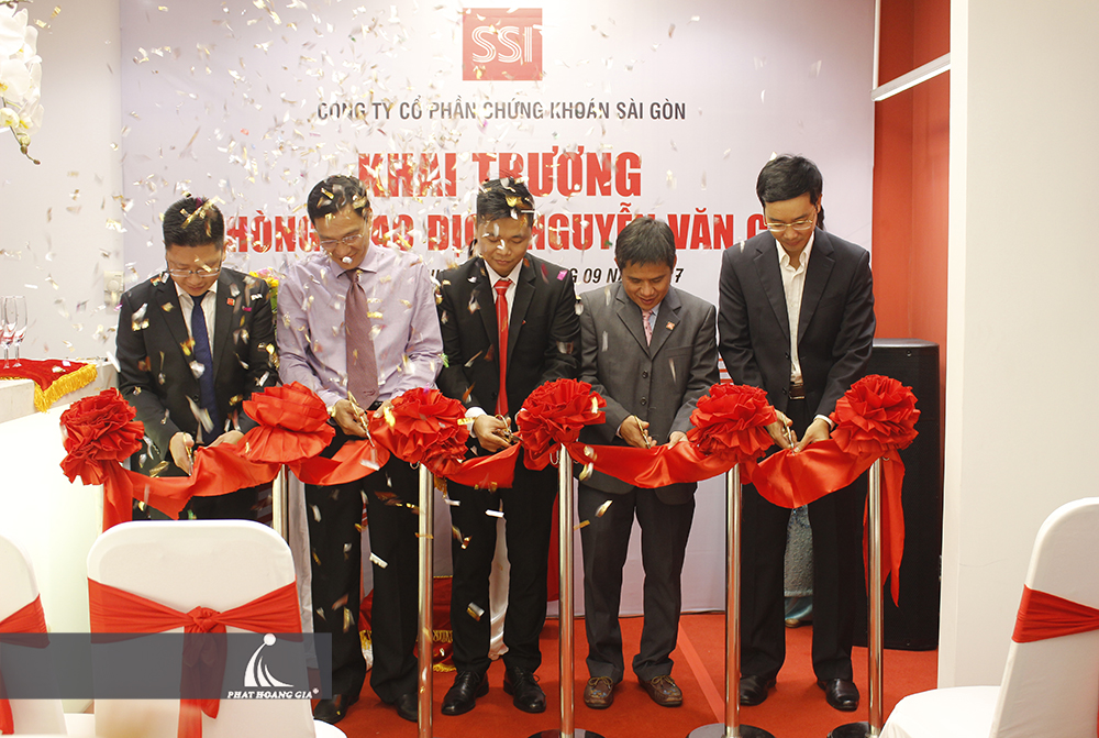 Khai trương phòng giao dịch ssi 08