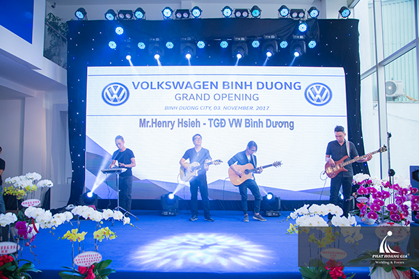 khai trương showroom ô tô Volkswagen 015