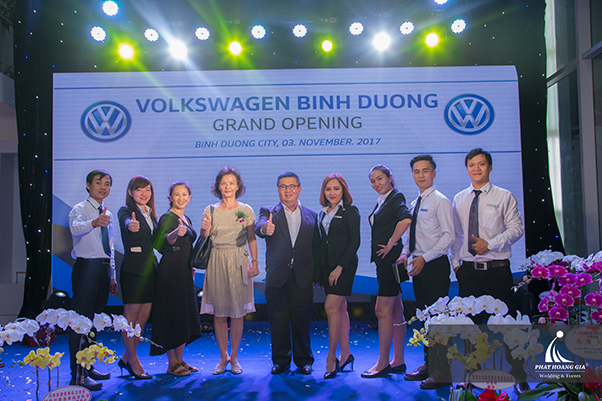 khai trương showroom ô tô Volkswagen 016