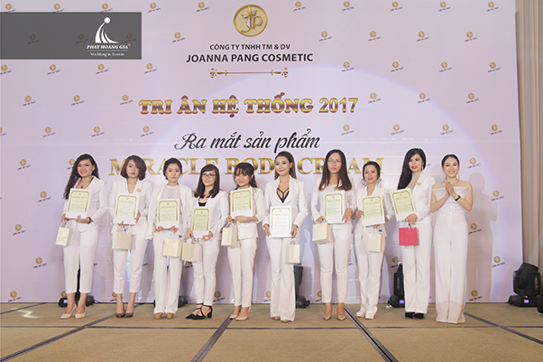 tri ân mỹ phẩm joanna pang 11