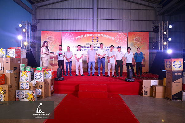 tất niên công ty chig feng 10