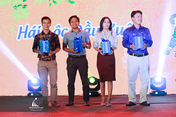 tất niên công ty thăng long real 18