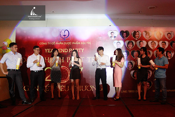 tất niên công ty dược đại tín 5