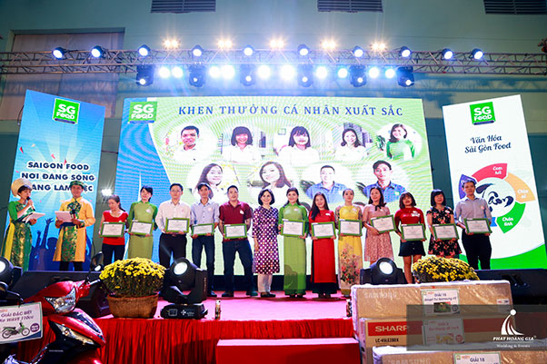 tất niên công ty sài gòn food 14