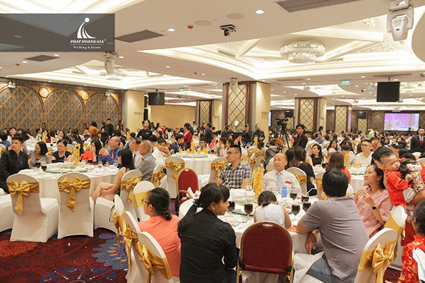 tất niên công ty bánh kẹo abc 3