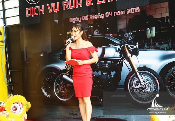 khai trương dịch vụ rửa và chăm sóc xe M1