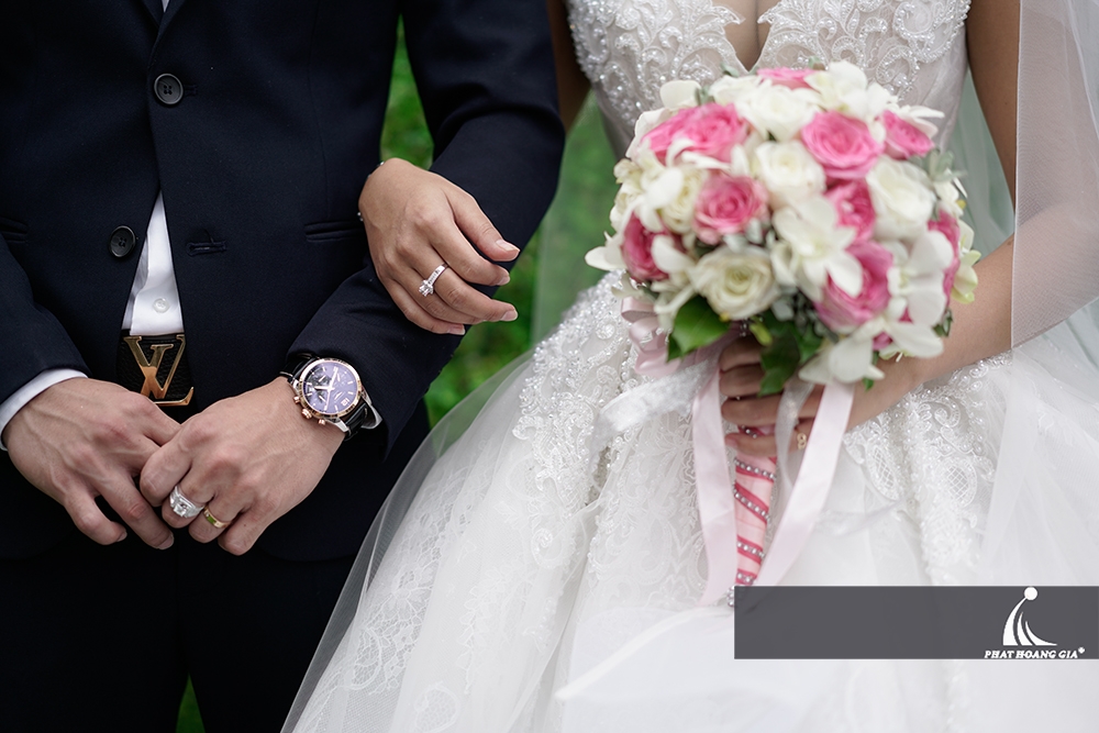 tiệc cưới màu hồng