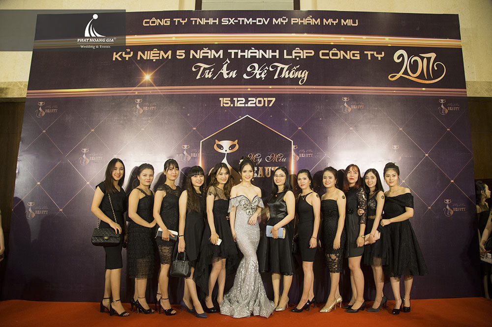 PHOTO BACKDROP – TẠO ẤN TƯỢNG CHO EVENT
