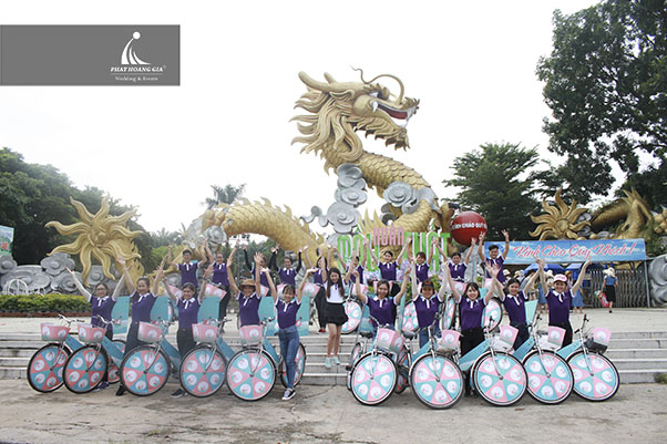 Đội hình roadshow rạng ngời đi qua các tuyến phố đã tạo ấn tượng đặc biệt đối với người dân trên địa bàn TP Biên Hòa