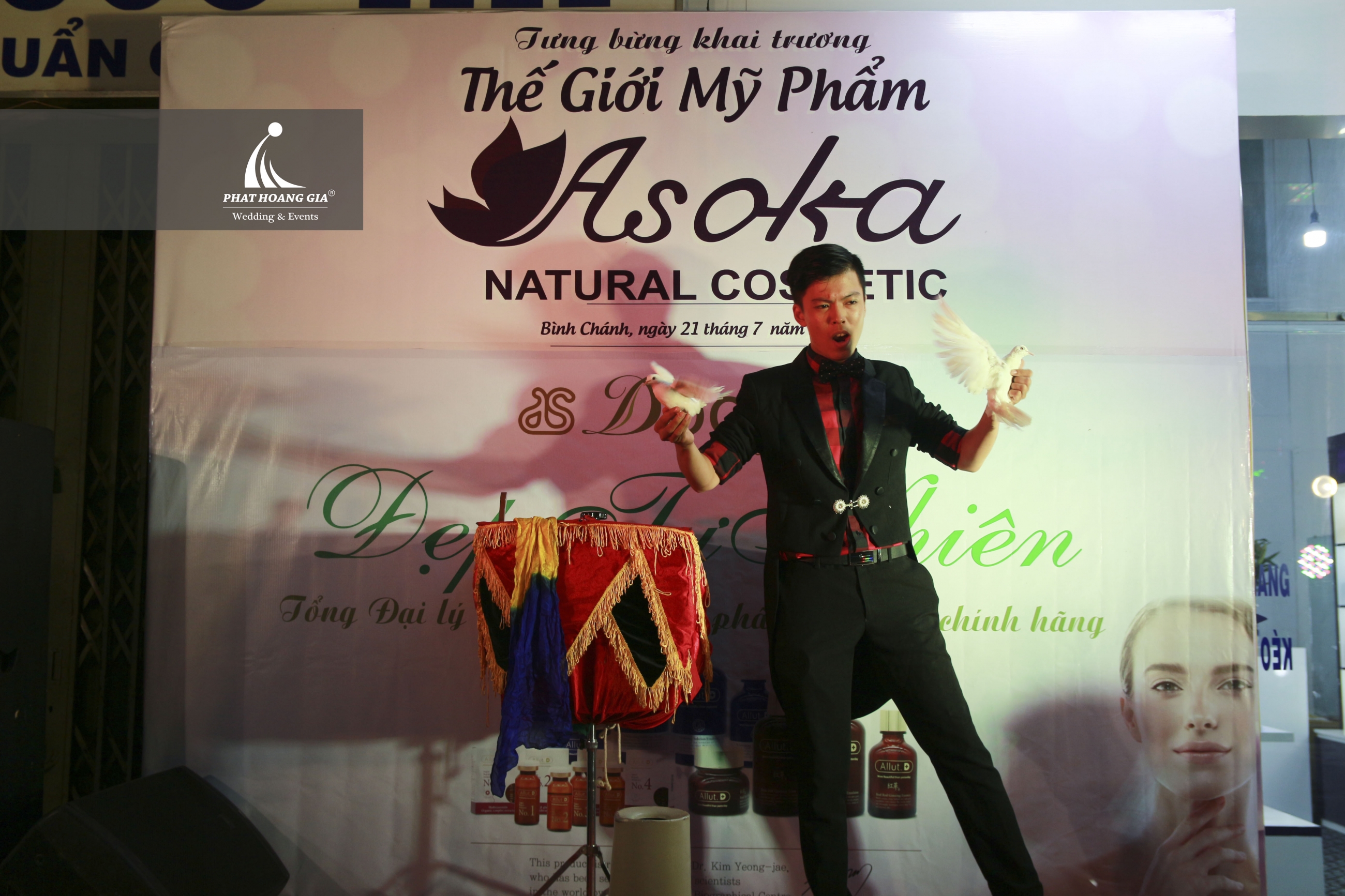 Lễ khai trương Thế Giới Mỹ Phẩm Asoka