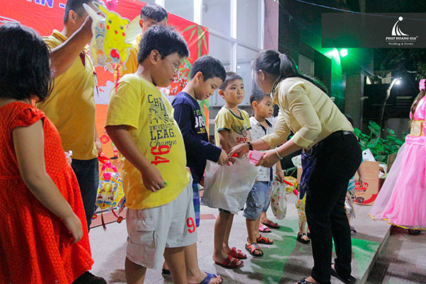 Tổ chức trung thu tại khu căn hộ chung cư