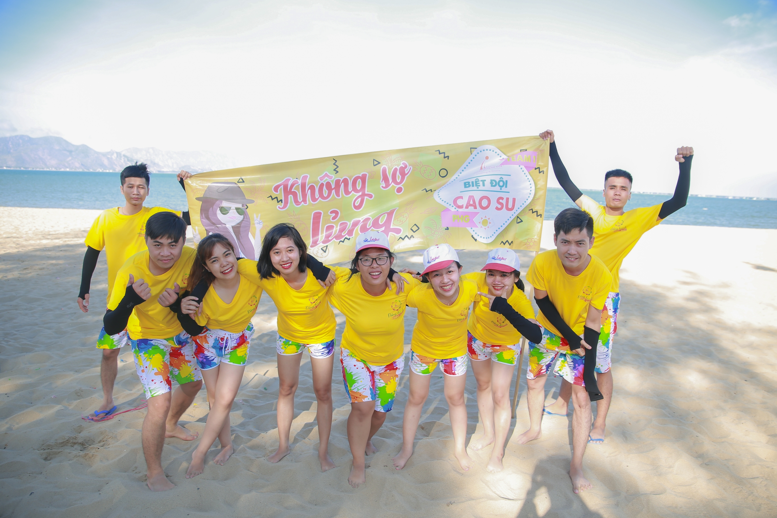 Phát Hoàng Gia Teambuilding - 6 years 1 way