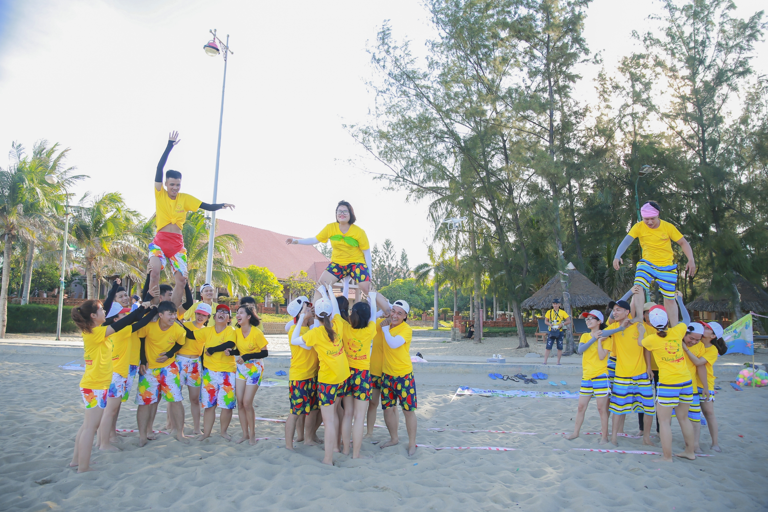 Phát Hoàng Gia TEambuilding - 6 years 1 way