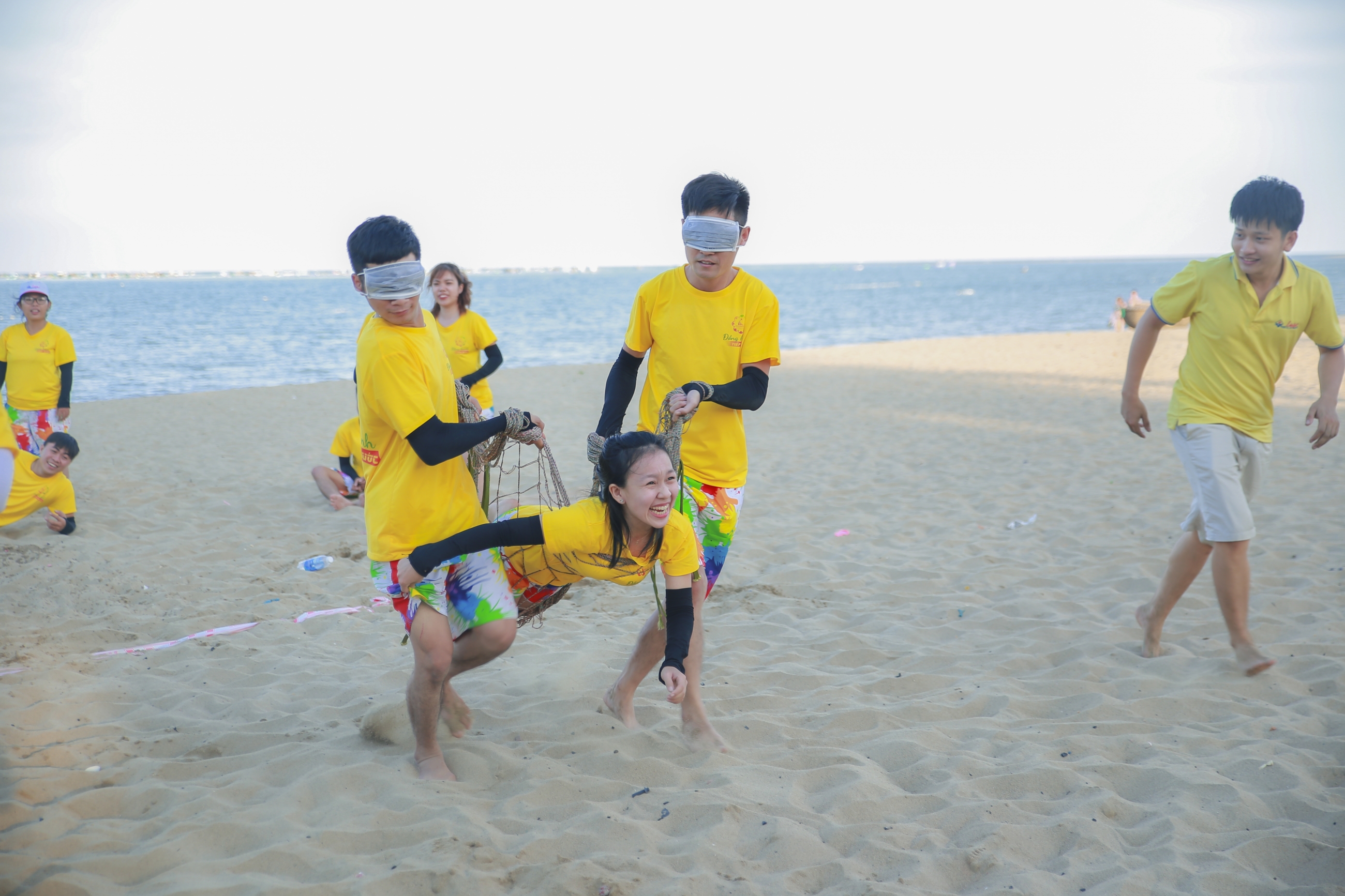 Phát Hoàng Gia TEambuilding - 6 years 1 way