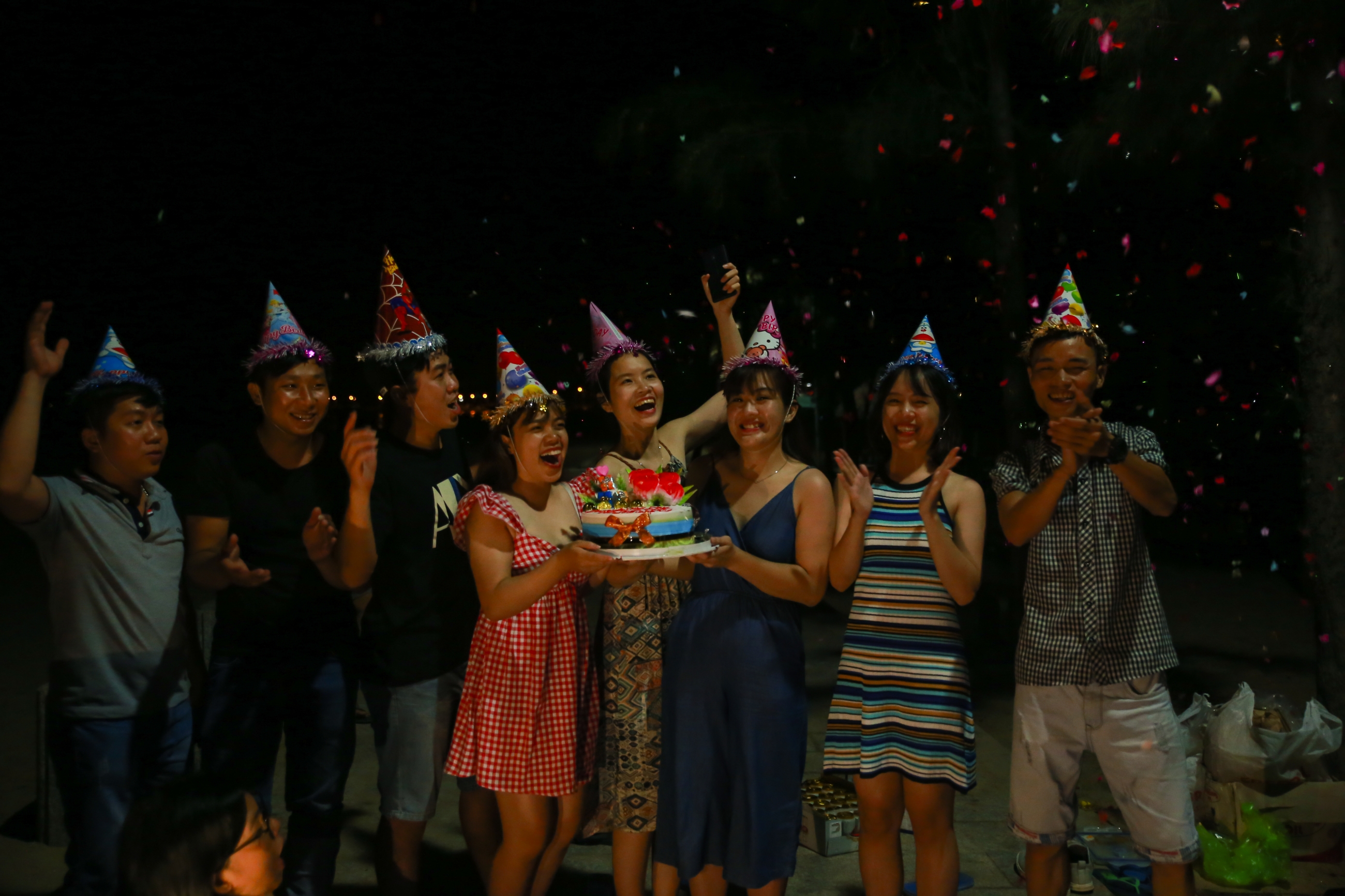 Phát Hoàng Gia TEambuilding - 6 years 1 way