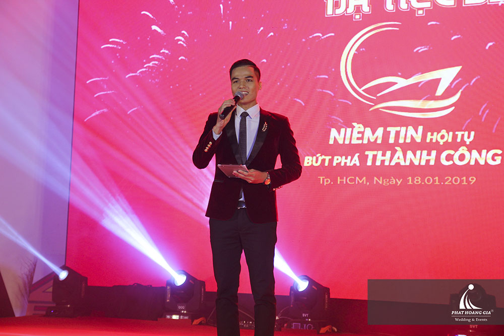 Tất niên Thăng Long Real Group - Dạ tiệc đỏ