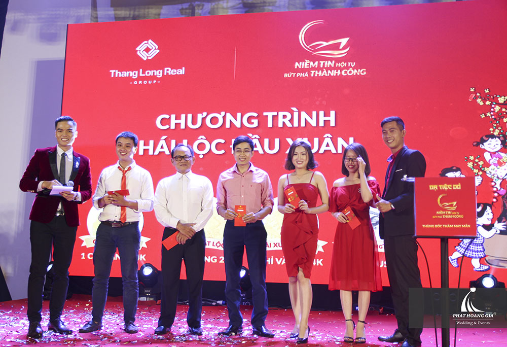 Tất niên Thăng Long Real Group - Dạ tiệc đỏ