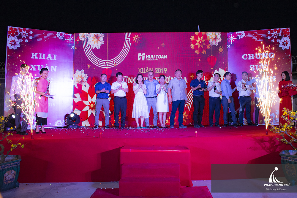 Year end party Công ty TNHH Hữu Toàn 