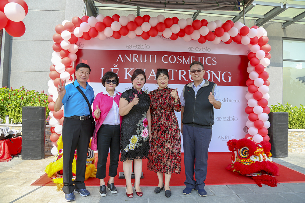 Lễ khai trương thương hiệu Anruti Cosmetic