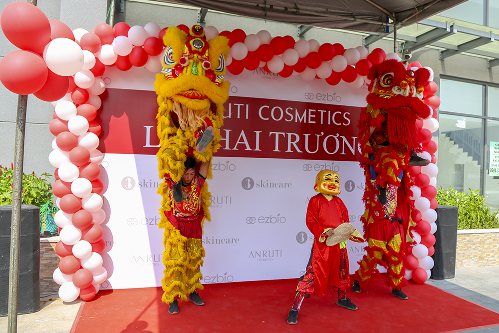 “ Lễ khai trương thương hiệu Anruti Cosmetic