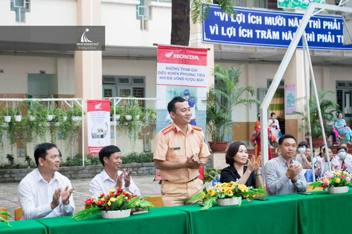 Đại diện cảnh sát giao thông quận 9