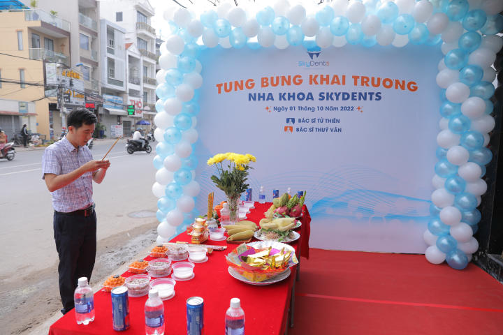 khai trương nha khoa Skydents