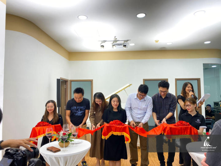 Khai trương nhạc viên