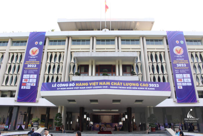 Hội nghị hàng Việt Nam Chất Lượng Cao