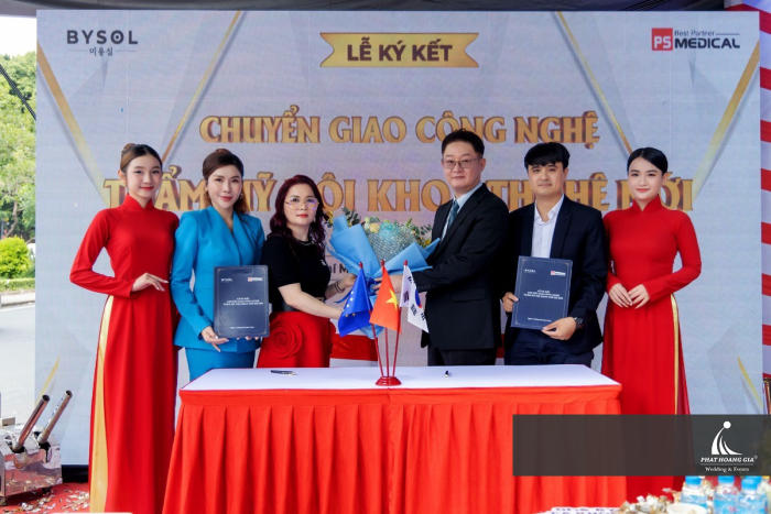 Tổ chức sự kiện