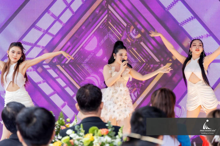 Tổ chức sự kiện