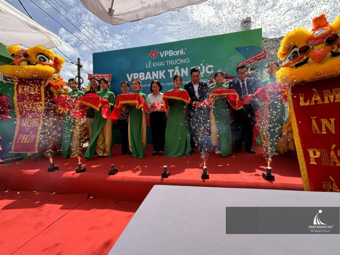 khai trương ngân hàng VP bank