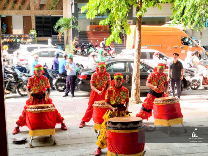khai trương