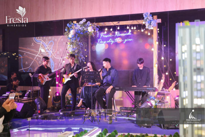 lễ mở bán
