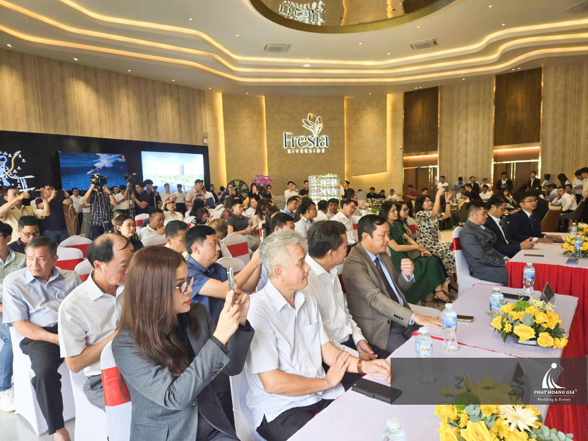 tổ chức sự kiện
