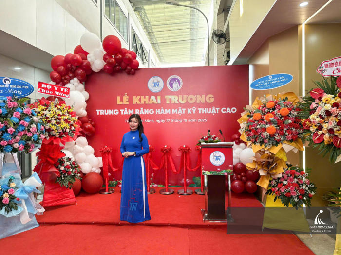 khai trương